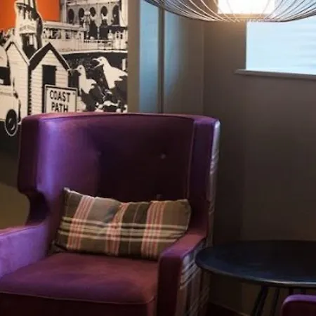 Premier Inn Jersey Charing Cross ホテル 3*