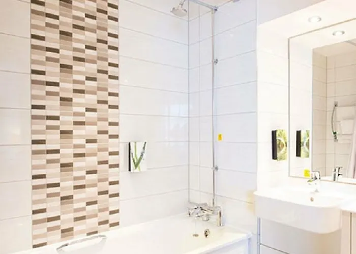 Premier Inn Jersey Charing Cross ホテル